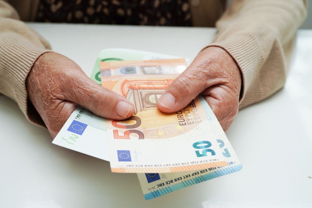 Alates 2025. aastast jääb pensionide tulumaksuvaba piir püsima 776 eurole kuus thumbnail